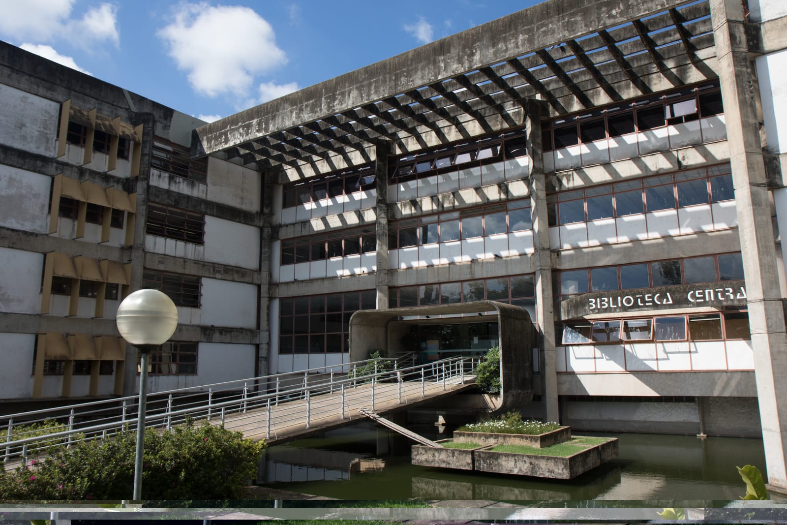 Zema amplia cotas e cria novas regras para assistência estudantil nas universidades estaduais