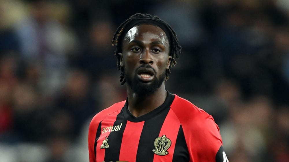 Aston Villa contrata Evann Guessand por €30 milhões; marfinense chega do Nice imagem do post