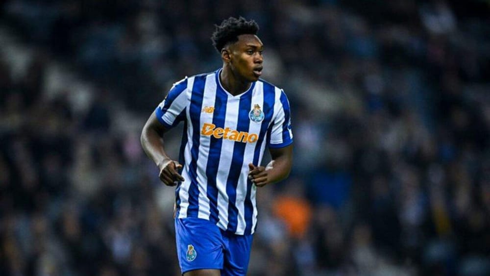 Newcastle avalia contratação de Samu Aghehowa após fracassos no mercado de atacantes imagem da publicação