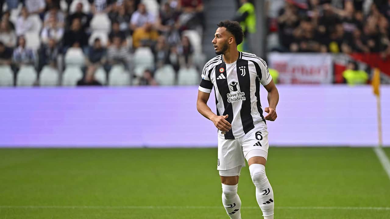 Sunderland mira contratação de Lloyd Kelly, zagueiro do Juventus avaliado em €16 milhões imagem do post