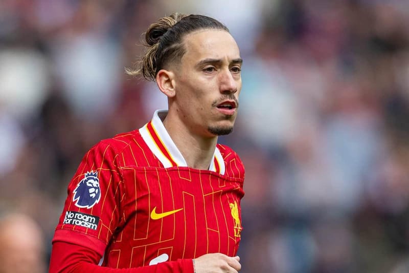 Lateral do Liverpool é cortado da decisão e pode mudar de clube imagem da publicação